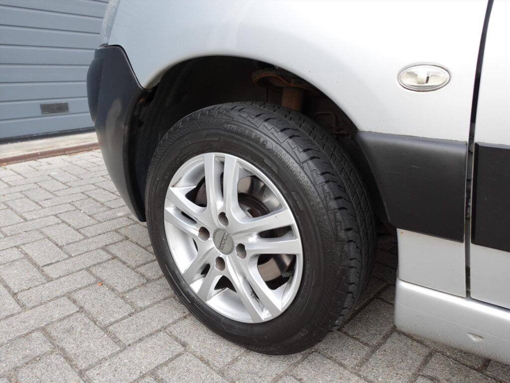 Citroen-Berlingo-1-6-HDI-800-12