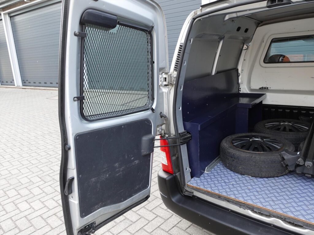 Citroen-Berlingo-1-6-HDI-800-14