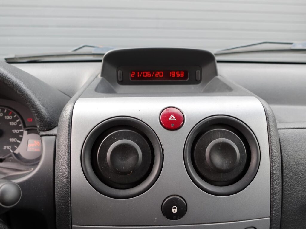 Citroen-Berlingo-1-6-HDI-800-9