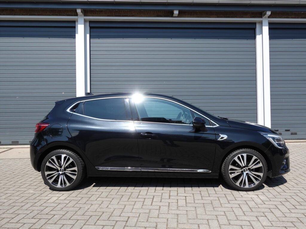 RENAULT-Clio-1-0-TCe-100pk-Initiale-Paris-2