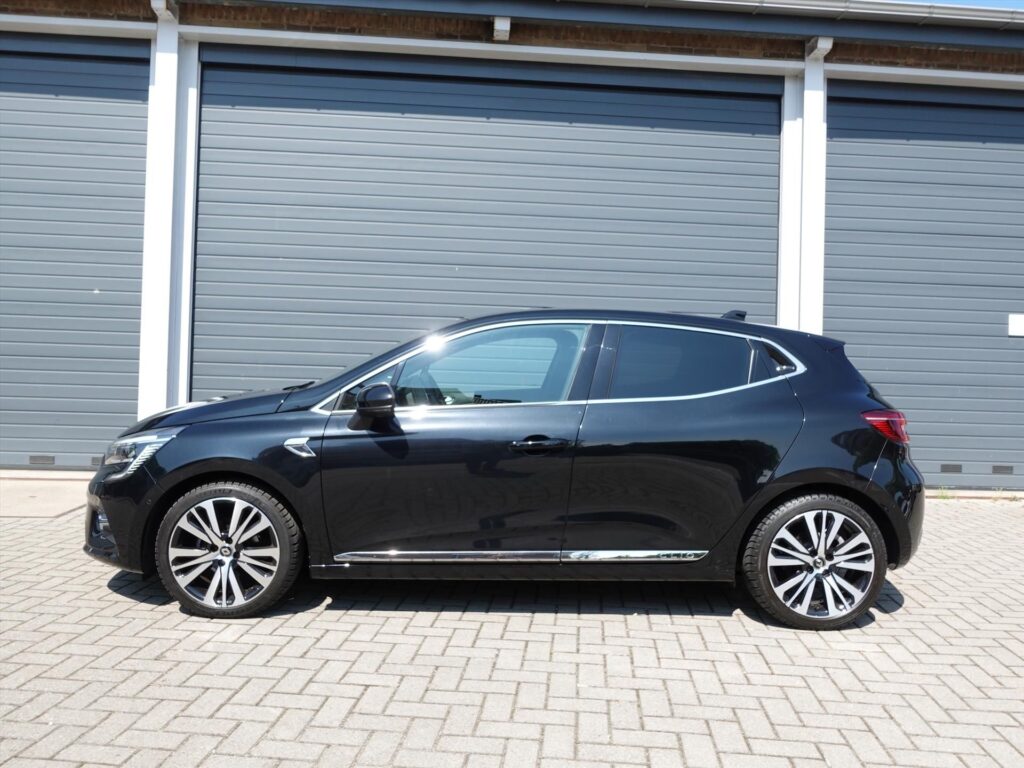 RENAULT-Clio-1-0-TCe-100pk-Initiale-Paris-4