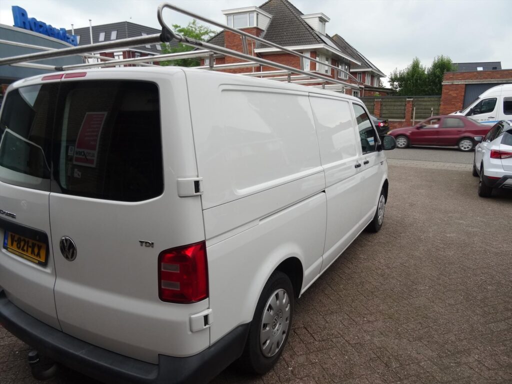 VOLKSWAGEN-Transporter-CDC-2-0-TDI-102pk-L2H1-340-2800-Euro-6-10