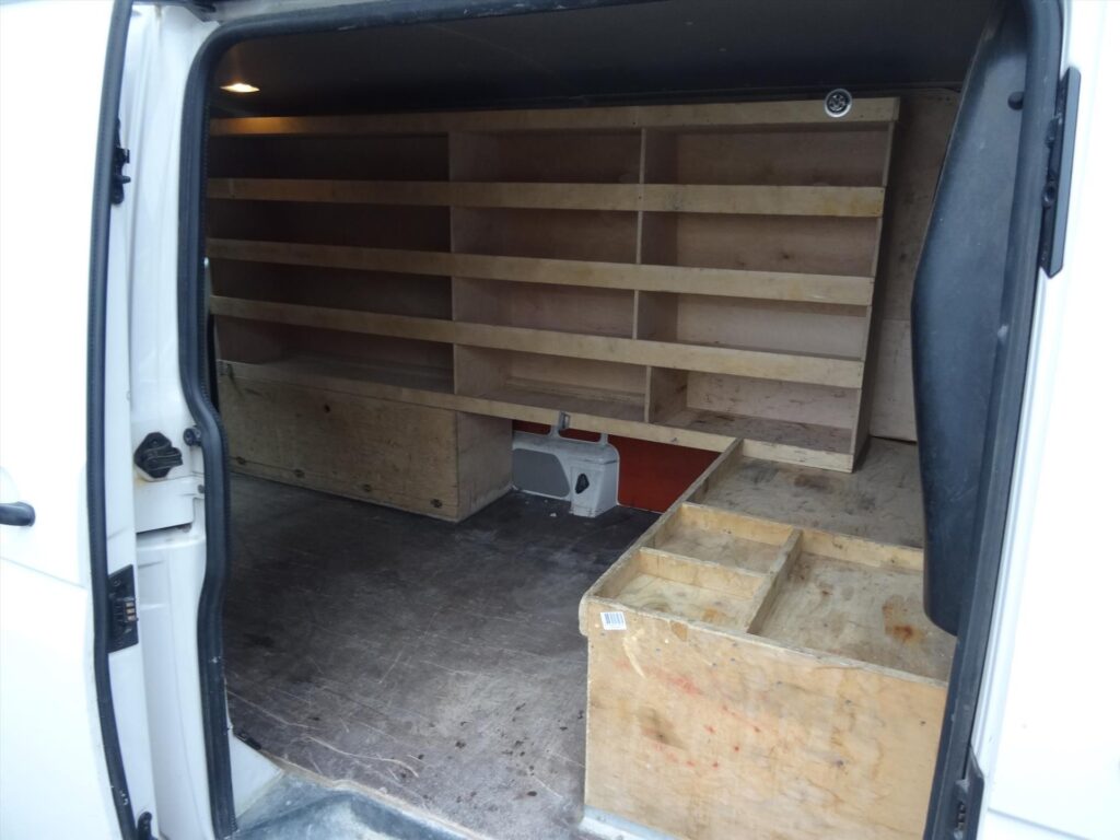 VOLKSWAGEN-Transporter-CDC-2-0-TDI-102pk-L2H1-340-2800-Euro-6-14