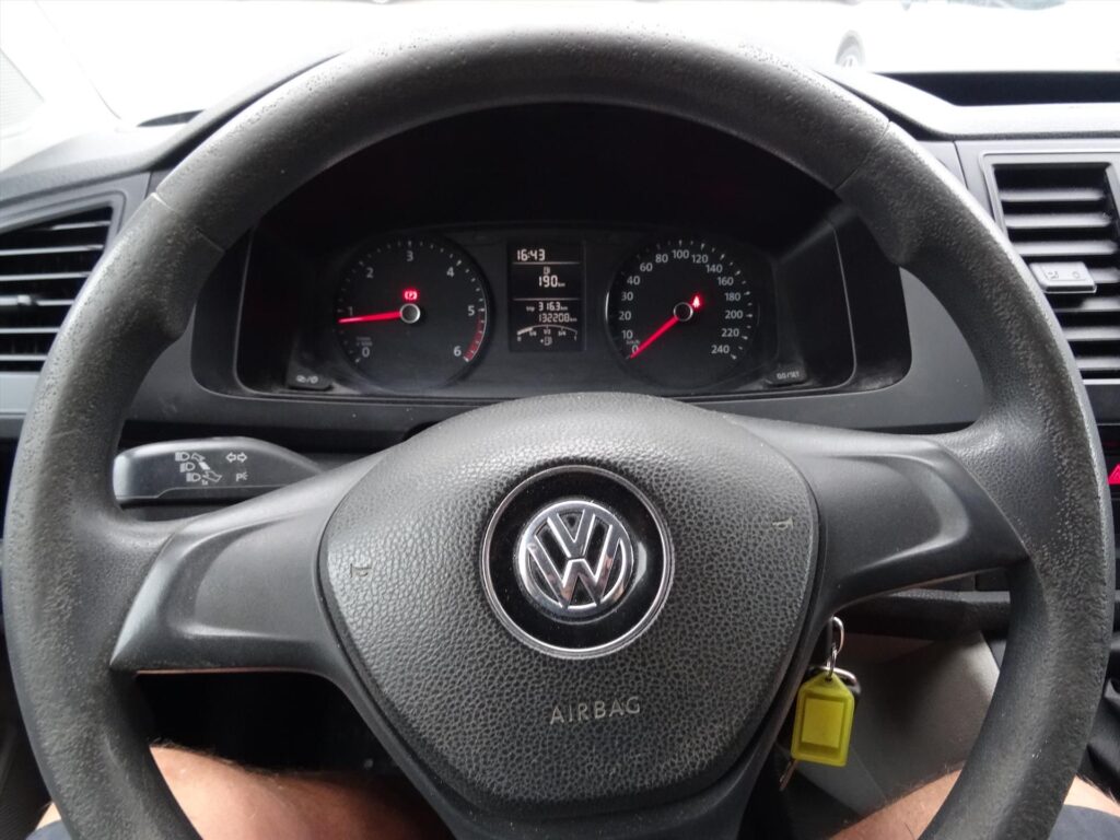 VOLKSWAGEN-Transporter-CDC-2-0-TDI-102pk-L2H1-340-2800-Euro-6-5