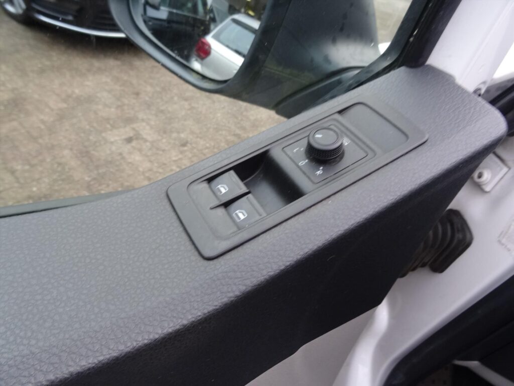 Volkswagen-Transporter-2-0-D-75KW-EX-BTW-15