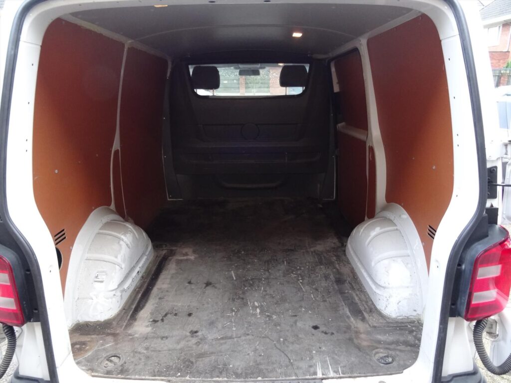 Volkswagen-Transporter-2-0-D-75KW-EX-BTW-9