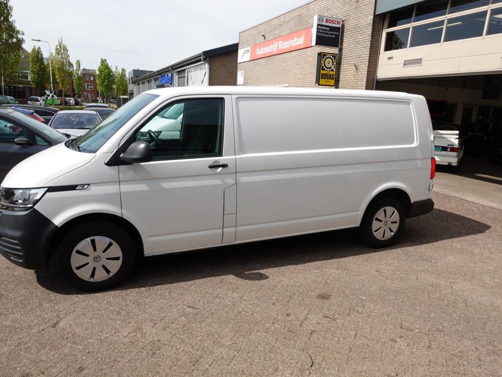 Volkswagen-Transporter-GB-2-0-TDI-110pk-L2H1-340-2800-Economy-Business-12