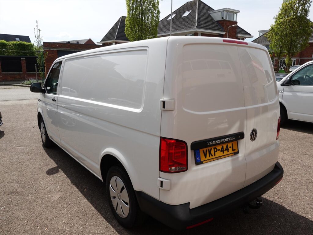 Volkswagen-Transporter-GB-2-0-TDI-110pk-L2H1-340-2800-Economy-Business-17