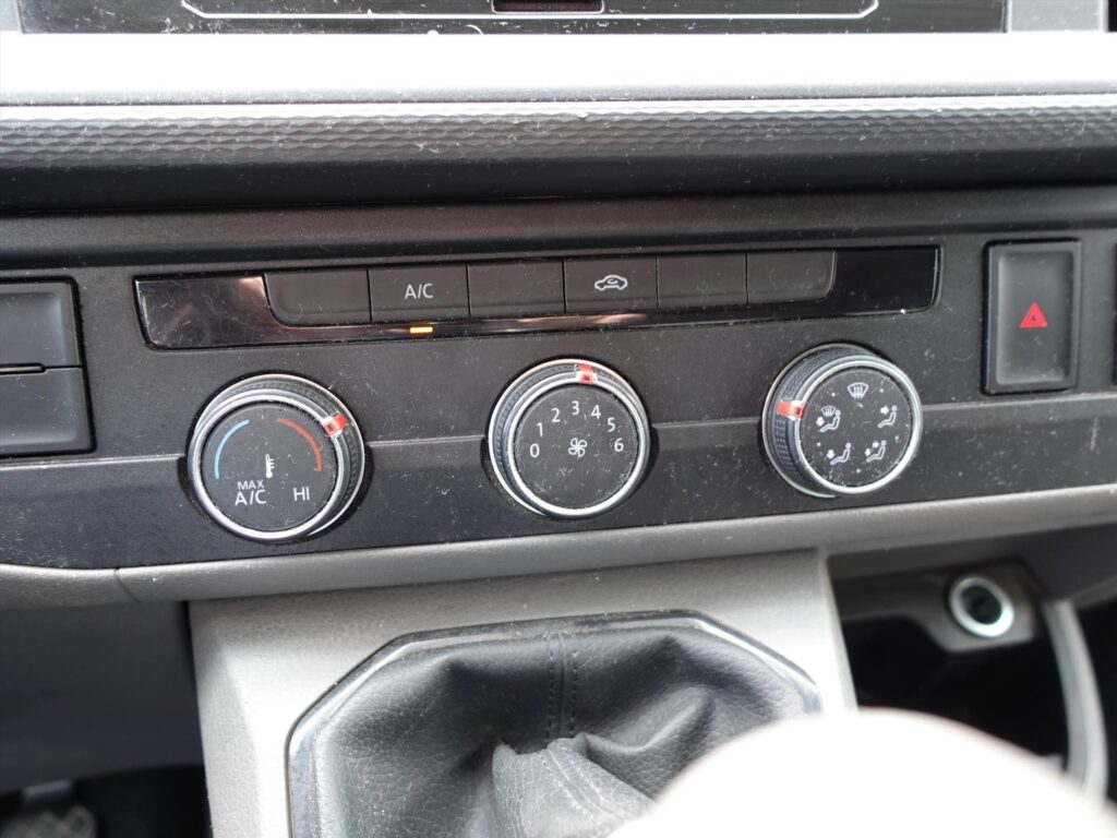 Volkswagen-Transporter-GB-2-0-TDI-110pk-L2H1-340-2800-Economy-Business-20