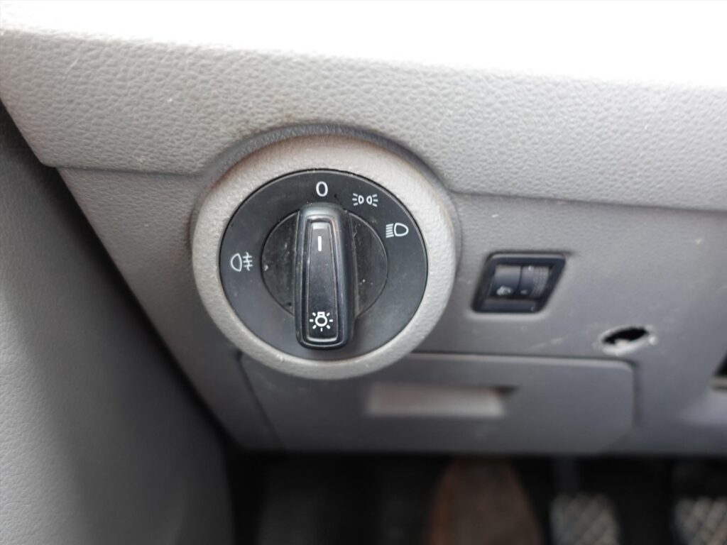 Volkswagen-Transporter-GB-2-0-TDI-110pk-L2H1-340-2800-Economy-Business-23