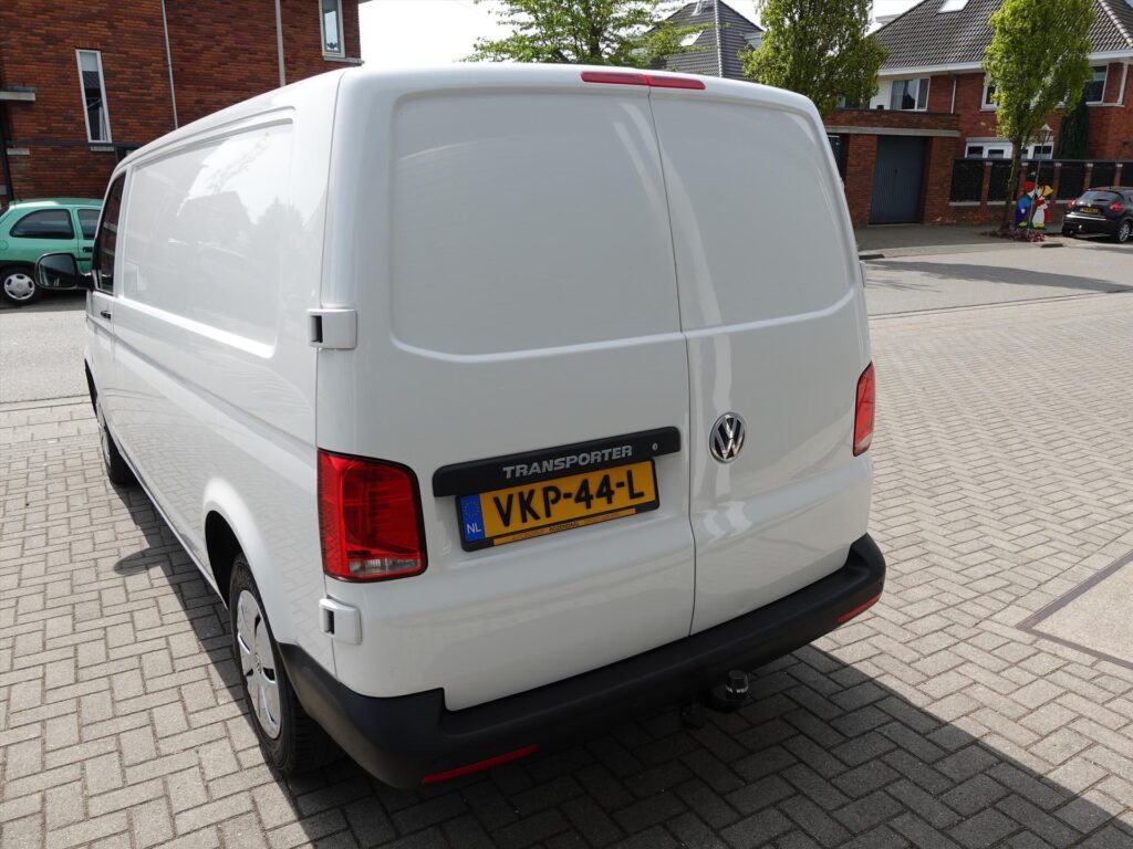 Volkswagen-Transporter-GB-2-0-TDI-110pk-L2H1-340-2800-Economy-Business-5
