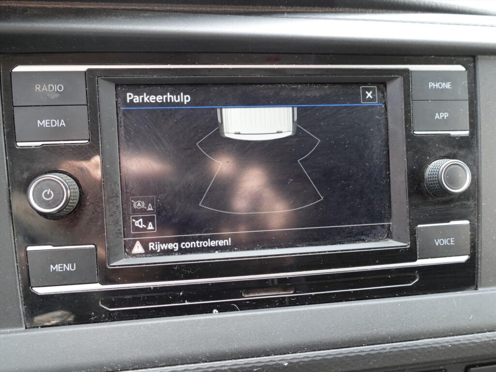 Volkswagen-Transporter-GB-2-0-TDI-110pk-L2H1-340-2800-Economy-Business-9